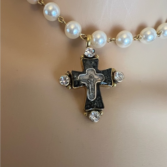 Virgins  Saints &  Angels Iconic Pearl Choker with Maria Cross - Picture 3 of 4